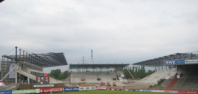 Foto: Gast32  Stadion Essen in der Rohbauphase aus Sicht des alten Georg-Melches-Stadions